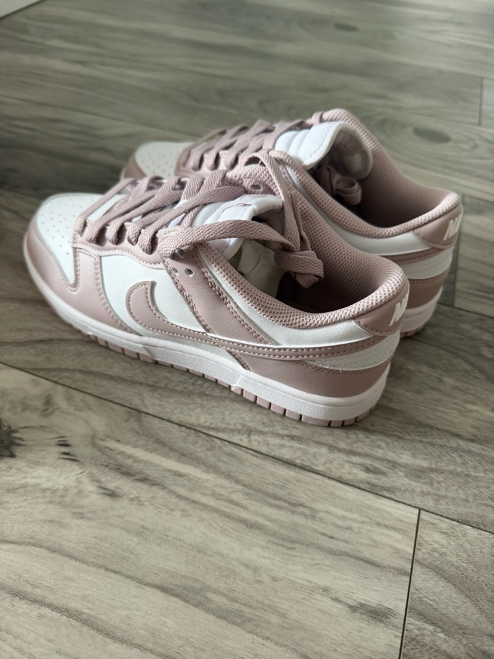 NIKE WOMEN'S DUNK LOW - WHITE/PARTICLE ROSE SIZE 7 - Picture 4 of 6